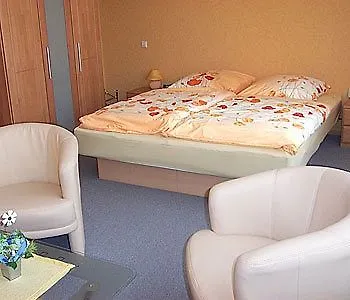 阿妮塔菲林豪斯旅馆 招待所